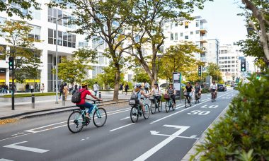 ciclistas ciudad movilidad sostenible